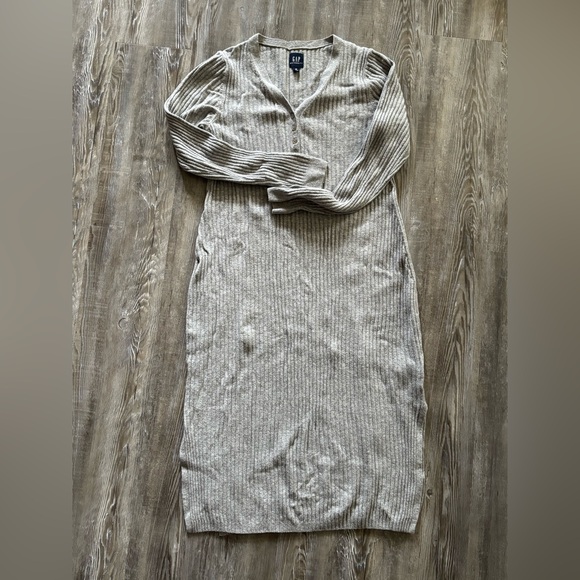 Gap Maternity dress bundle - Picture 3 of 7